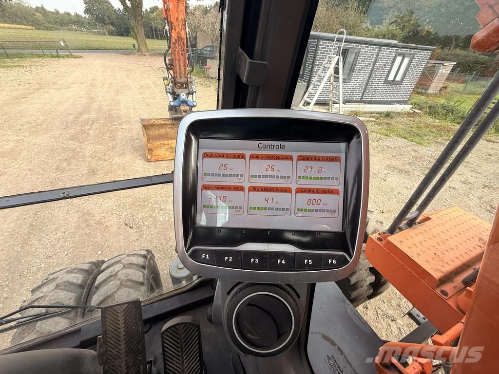 Doosan DX140W-3 Wheeled excavators