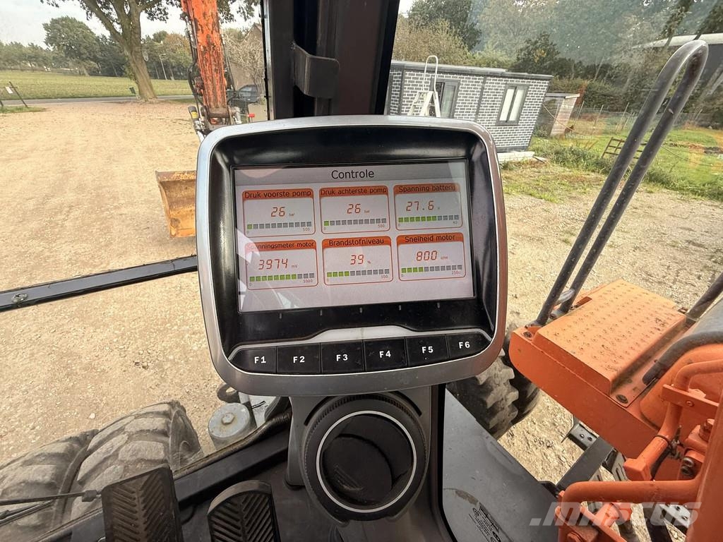 Doosan DX140W-3 Wheeled excavators