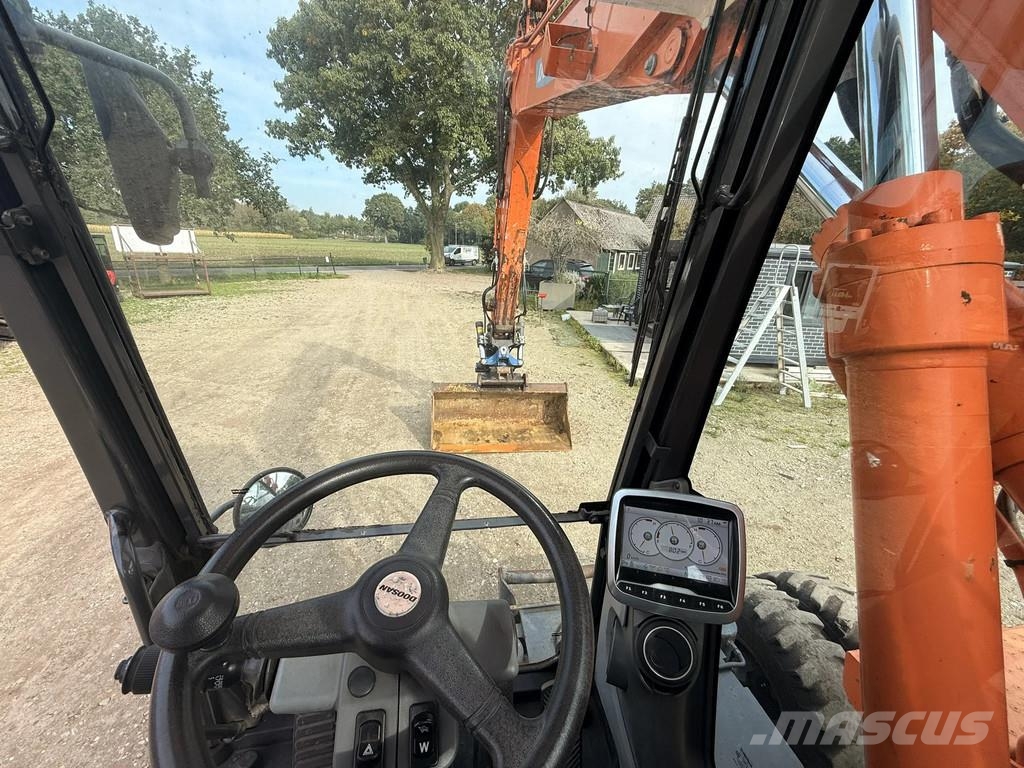 Doosan DX140W-3 Wheeled excavators