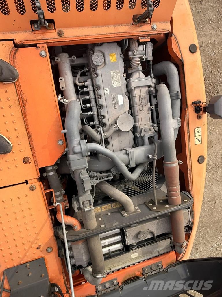 Doosan DX140W-3 Wheeled excavators