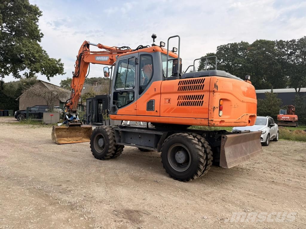 Doosan DX140W-3 Wheeled excavators