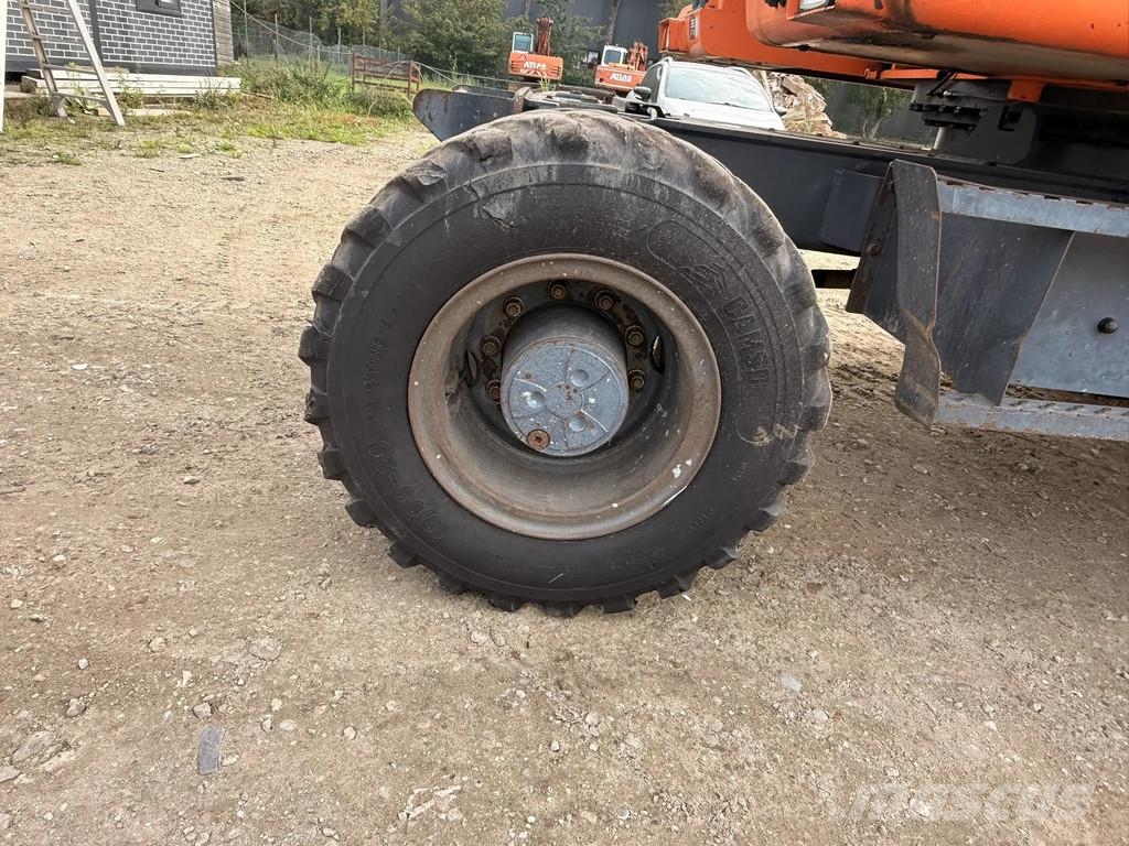 Doosan DX140W-3 Wheeled excavators
