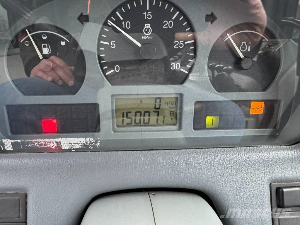 Valtra 8150 拖拉机/农用车