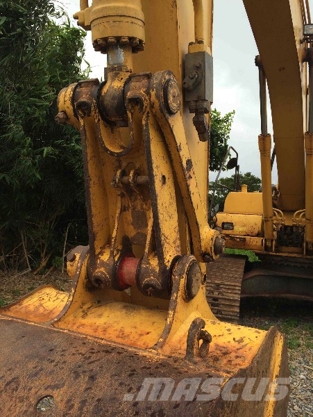 Komatsu PC200-8-AC Εκσκαφείς με ερπύστριες