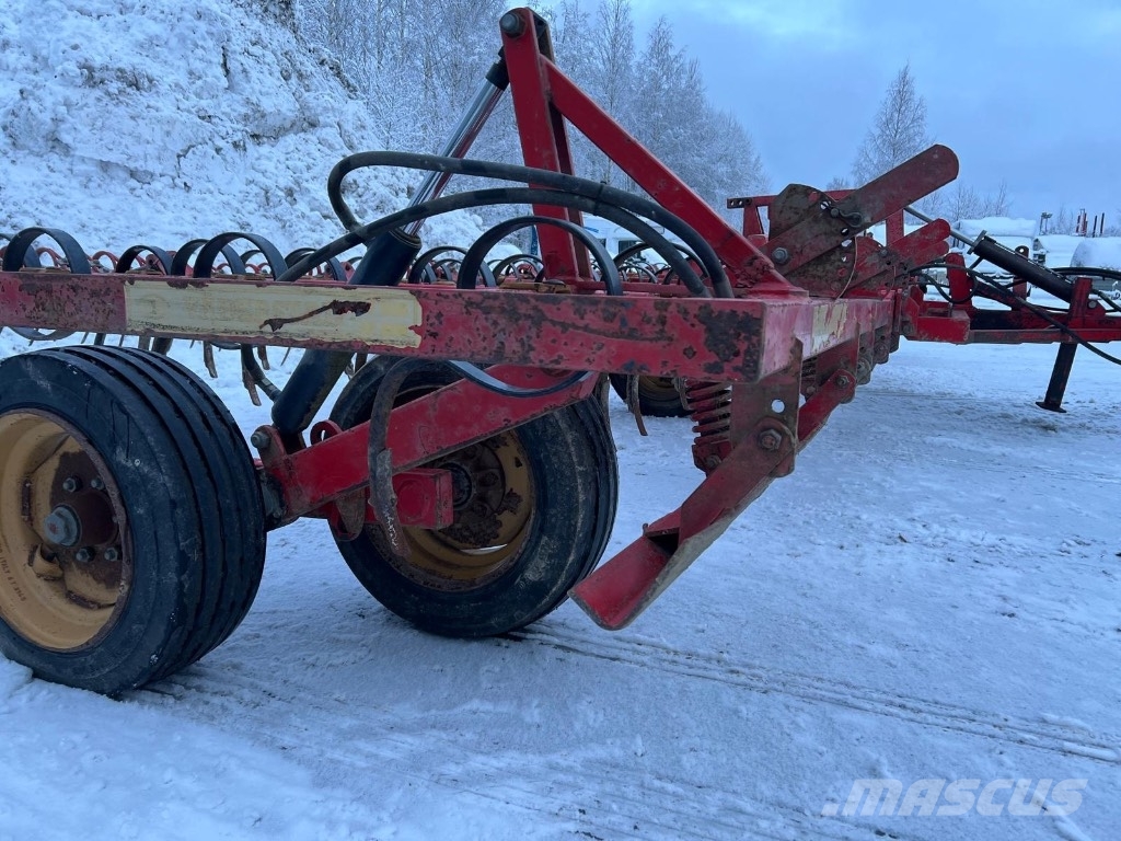 Väderstad NZ 7.4 كاسحات