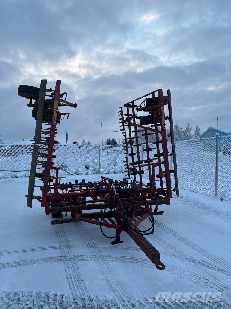 Väderstad NZ 7.4 كاسحات