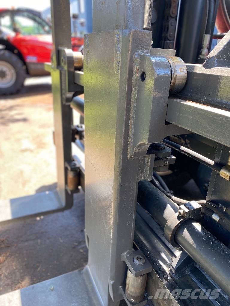 Kalmar DCG 120-6 Diesel forklifts