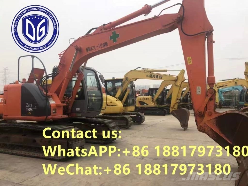 Hitachi ZX 135 US حفارات زحافة