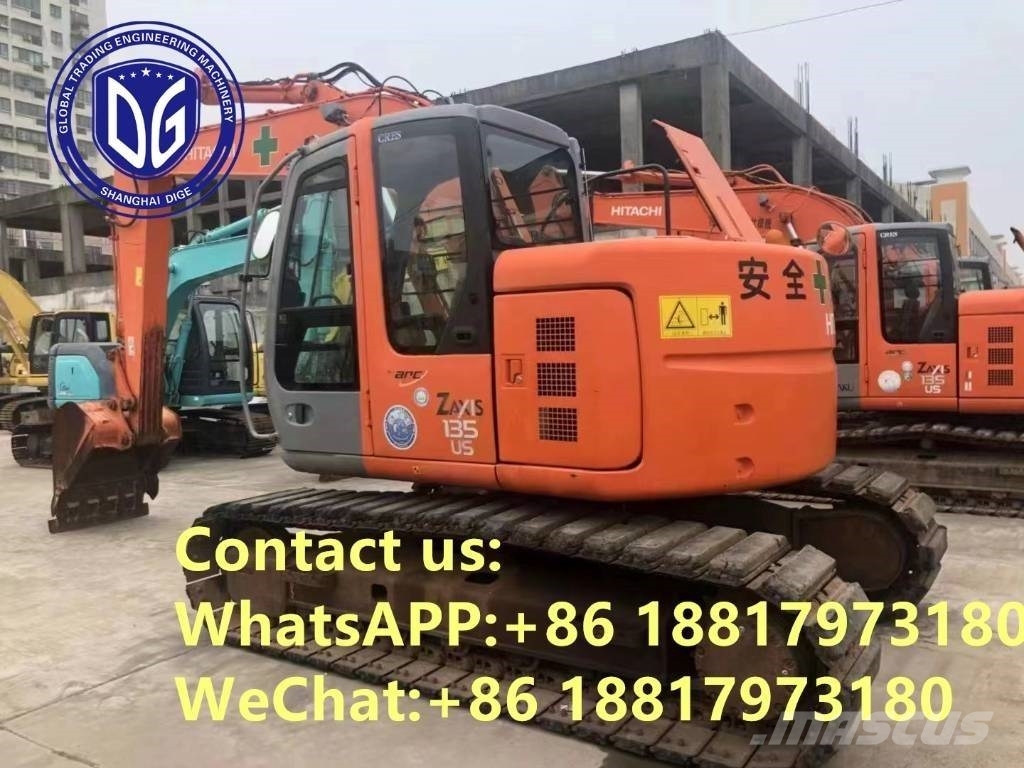 Hitachi ZX 135 US حفارات زحافة