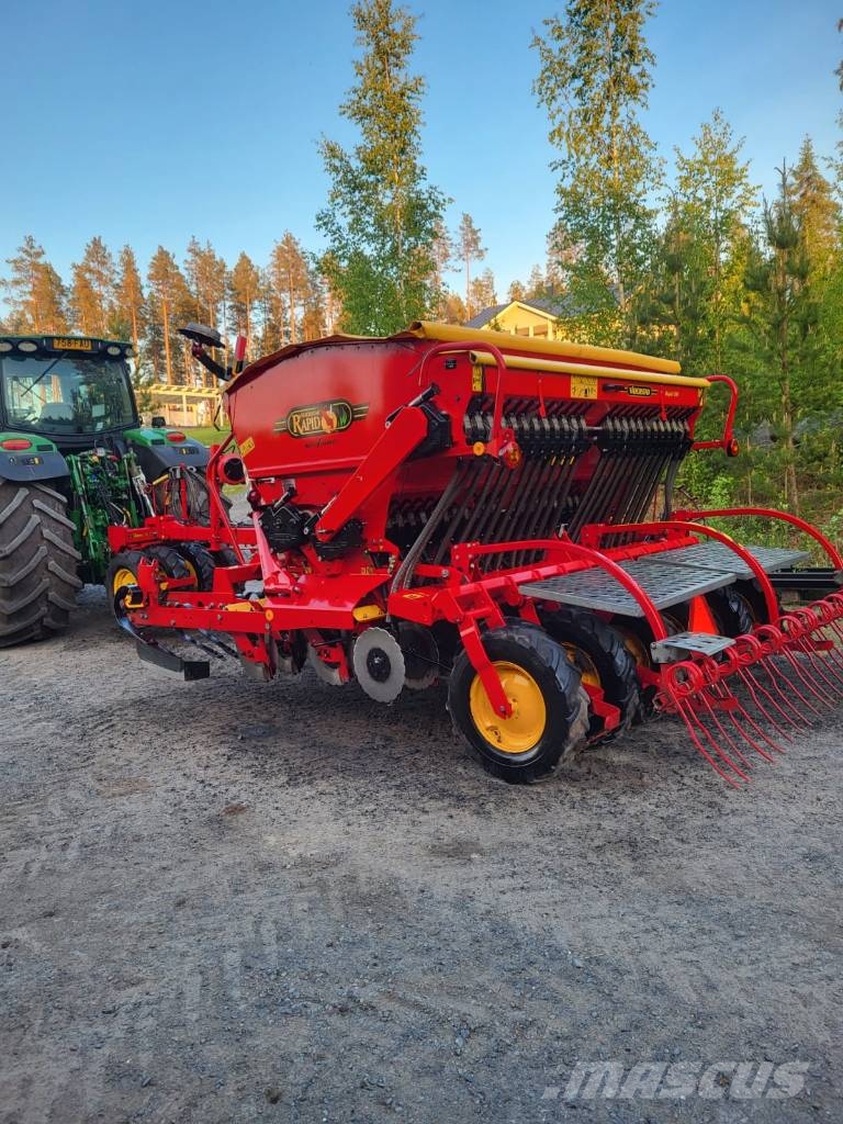 Väderstad Rapid 300 مثاقيب مدمجة