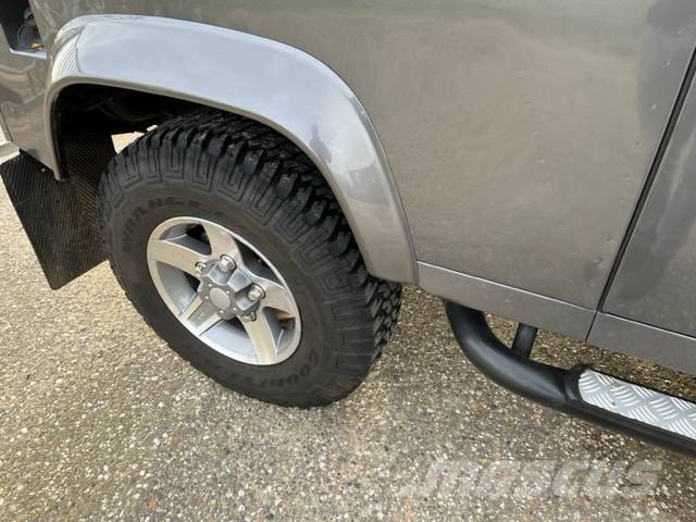 Land Rover Defender Iconic Edition 2017 only 8888 km Carros