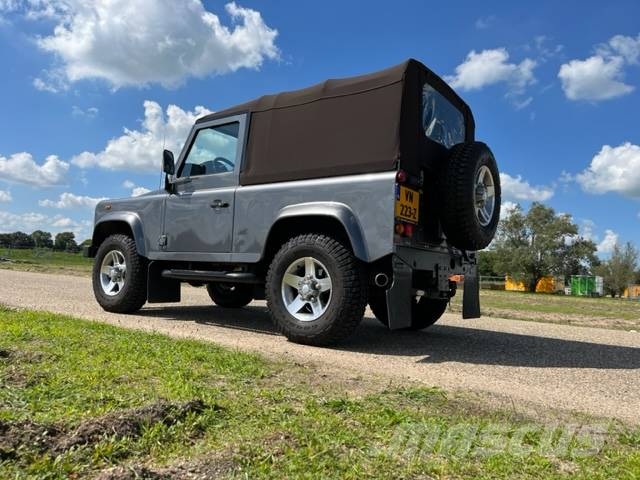 Land Rover Defender Iconic Edition 2017 only 8888 km Carros