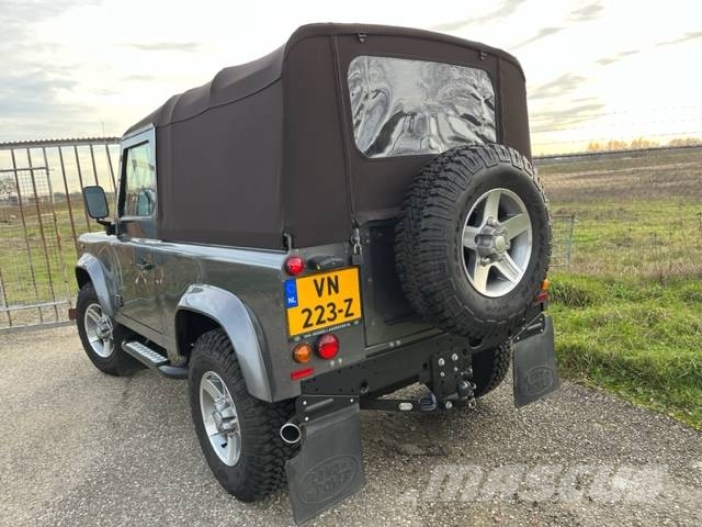 Land Rover Defender Iconic Edition 2017 only 8888 km Carros