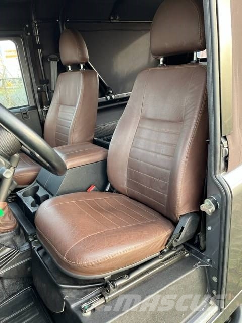 Land Rover Defender Iconic Edition 2017 only 8888 km Carros
