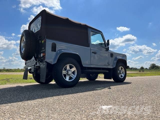 Land Rover Defender Iconic Edition 2017 only 8888 km Carros