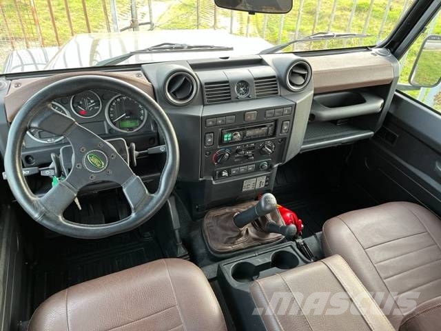 Land Rover Defender Iconic Edition 2017 only 8888 km Carros