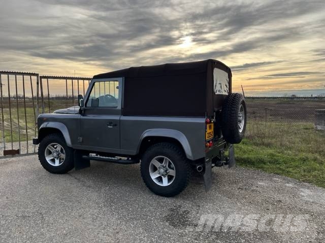 Land Rover Defender Iconic Edition 2017 only 8888 km Carros