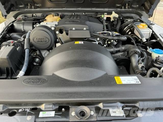 Land Rover Defender Iconic Edition 2017 only 8888 km Carros