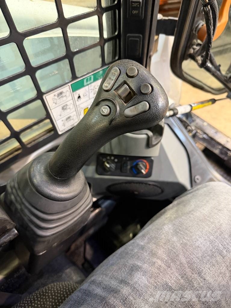 Bobcat T 770 Pásové nakladače