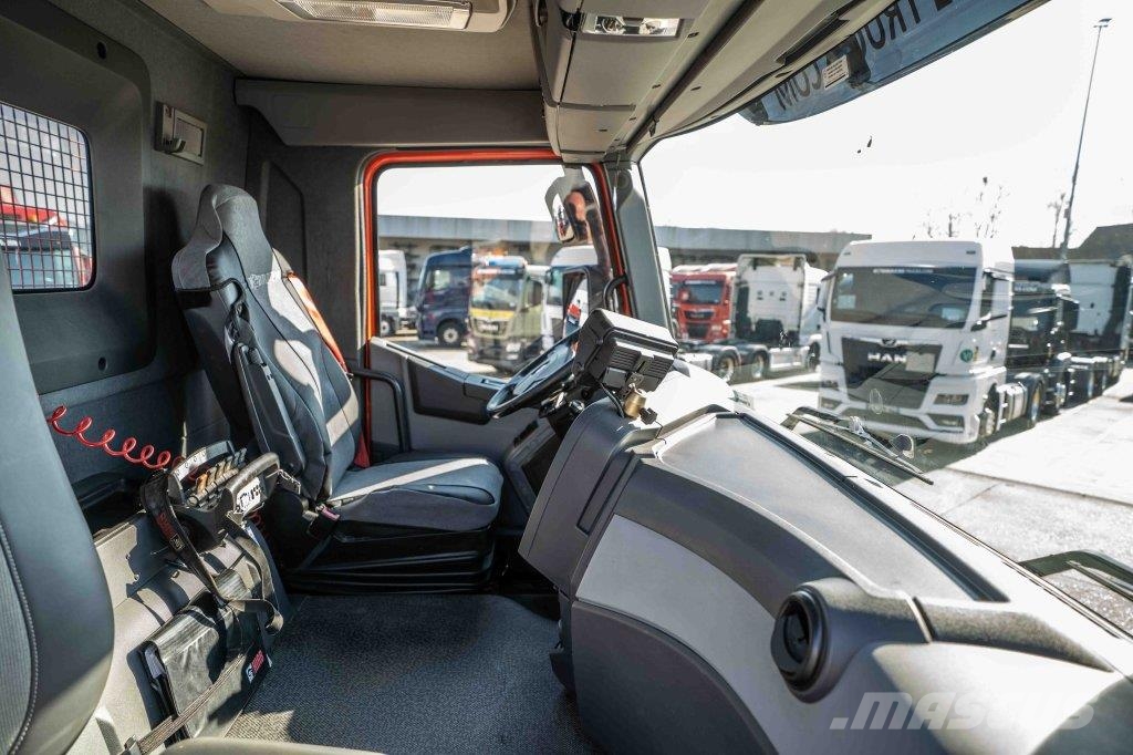 Renault K380 DXI -6x4+HIAB 21 T/m+4 EXT 平板式/側卸式卡車
