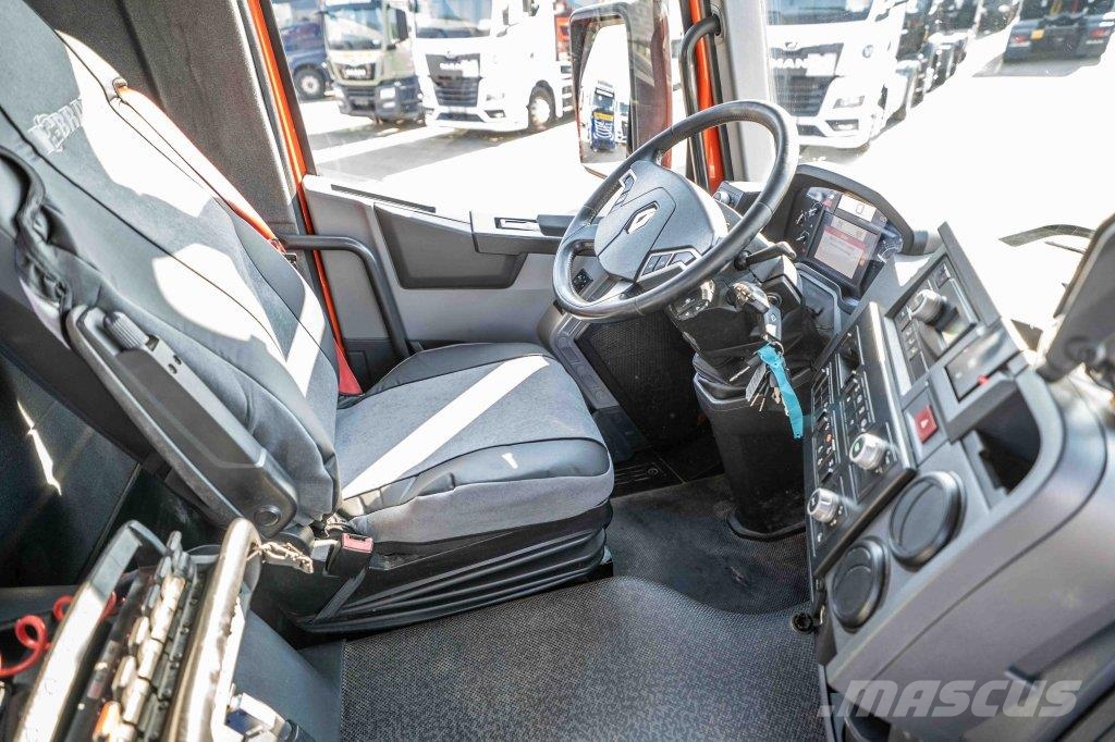 Renault K380 DXI -6x4+HIAB 21 T/m+4 EXT 平板式/側卸式卡車