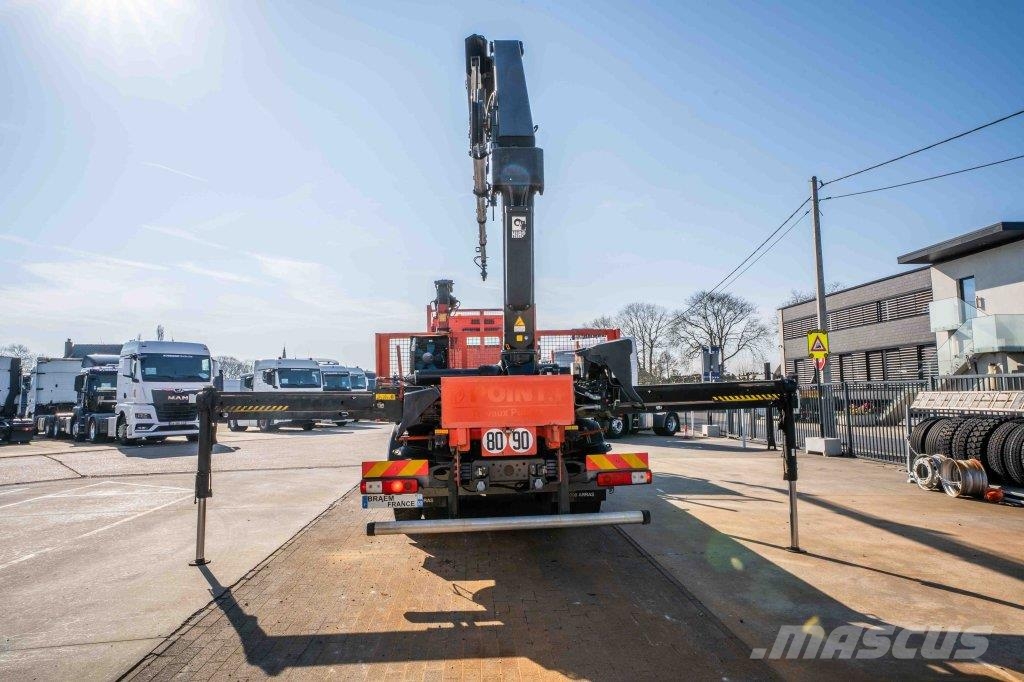 Renault K380 DXI -6x4+HIAB 21 T/m+4 EXT 平板式/側卸式卡車