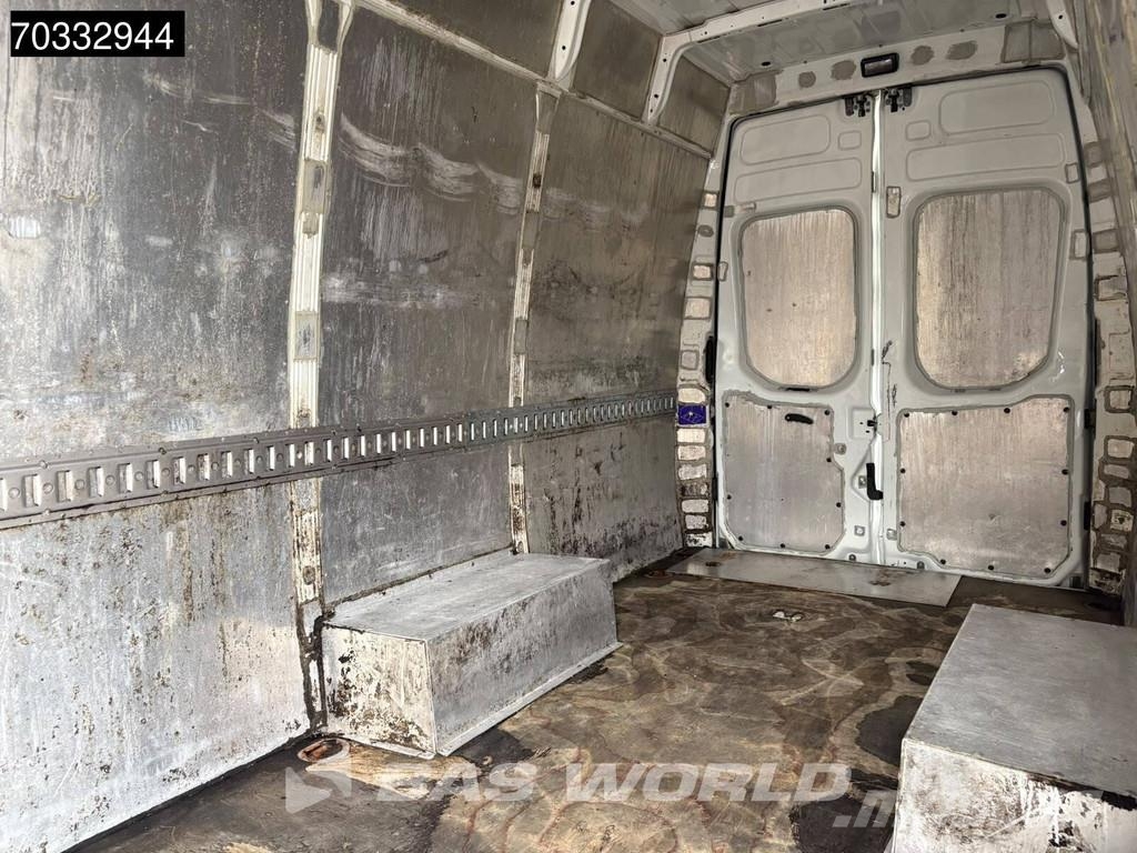 Iveco Daily 35C18 3.0L Doppelbereifung Hohes Dach L4H3 1 Furgonetas cerradas