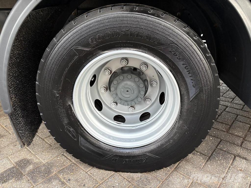 Iveco Eurocargo 120E21 + CARRIER SUPRA 550 + LOADLIFT + 冷凍冷蔵車