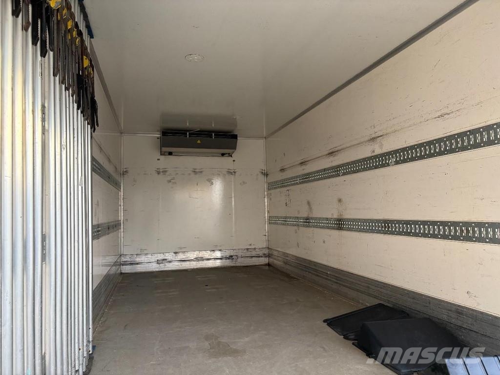 Iveco Eurocargo 120E21 + CARRIER SUPRA 550 + LOADLIFT + 冷凍冷蔵車