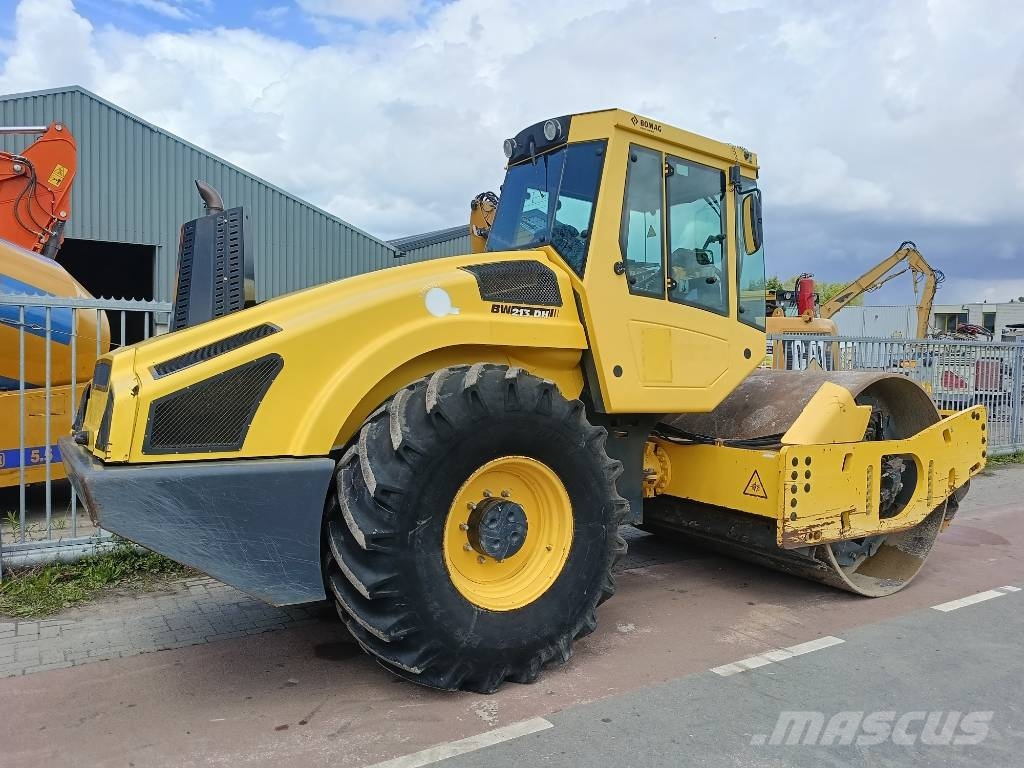 Bomag BW 213 D H-4 i wals roller compactor Tiivistyskoneet