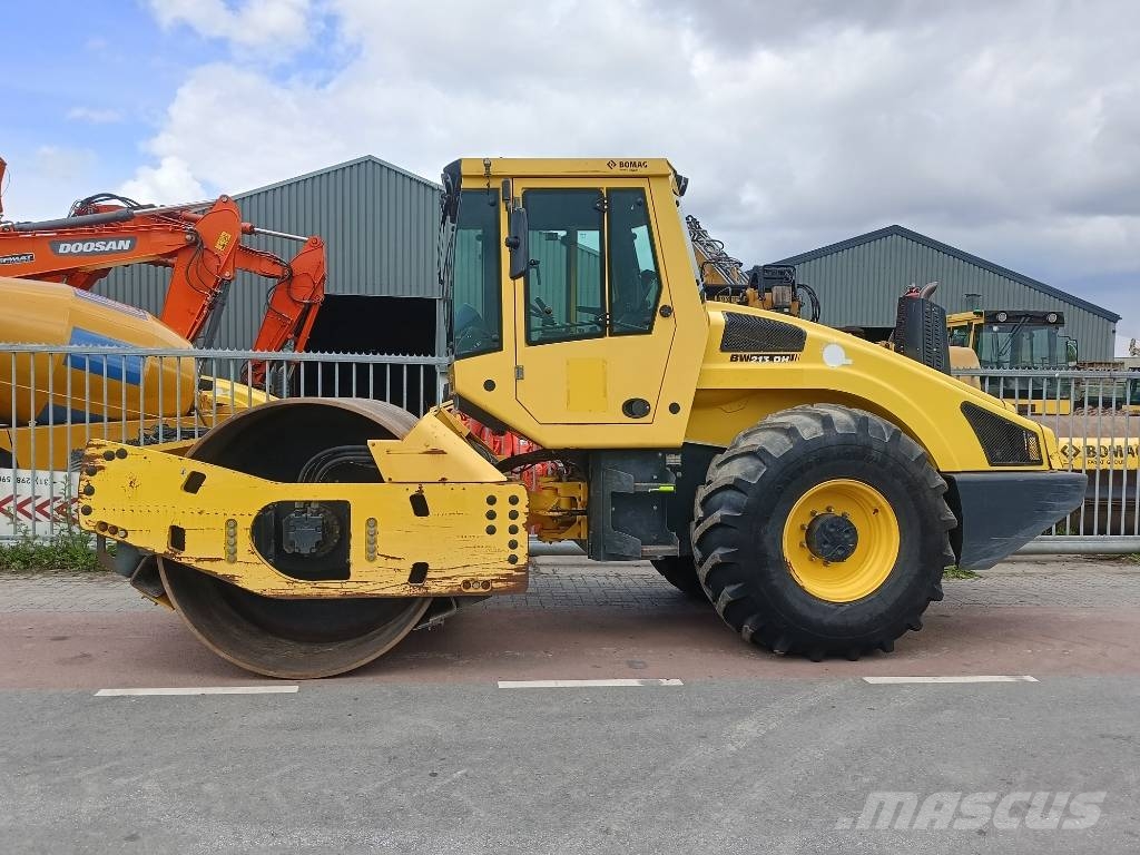Bomag BW 213 D H-4 i wals roller compactor Tiivistyskoneet