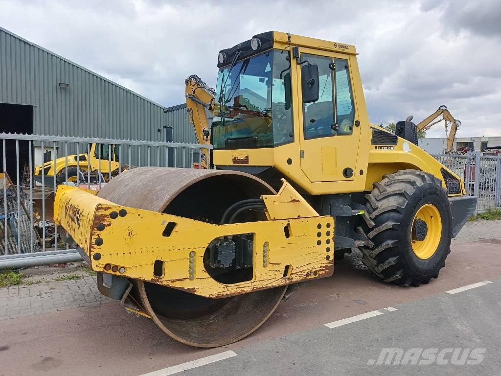 Bomag BW 213 D H-4 i wals roller compactor Tiivistyskoneet