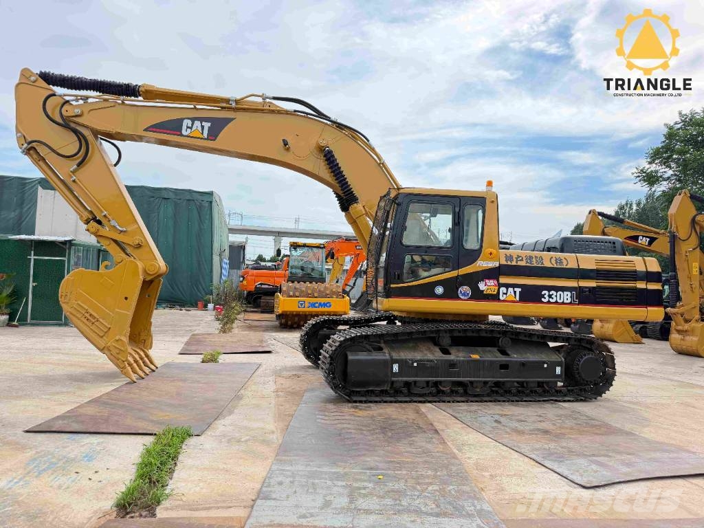 CAT 330 B L Lánctalpas kotrók