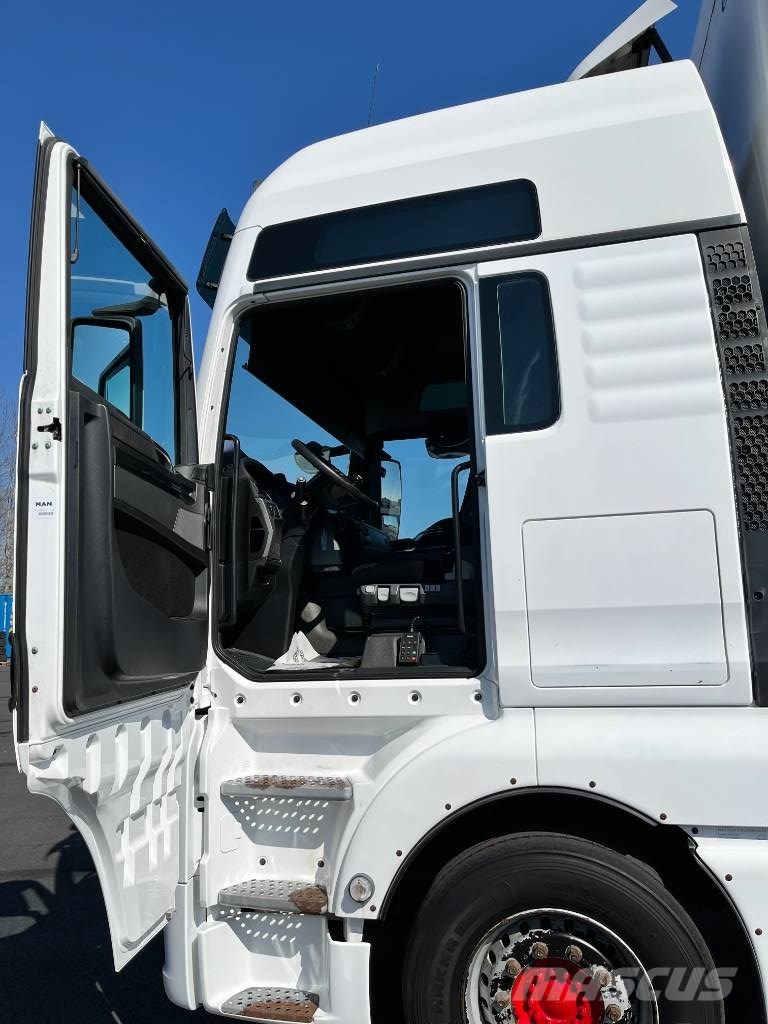 MAN TGX 26.480 6x2 Camiones caja cerrada