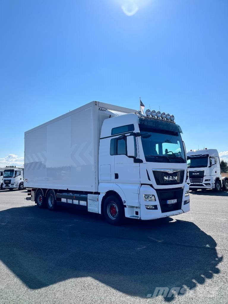 MAN TGX 26.480 6x2 Camiones caja cerrada