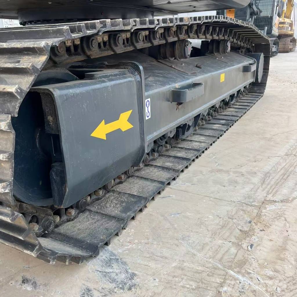 Hyundai 220lc-9s Midi bageri 7t – 12t