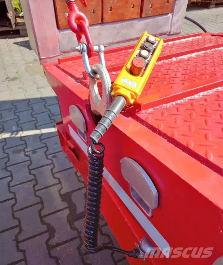  SCORPION 4 osie TRAX płaska Poluprikolice labudice