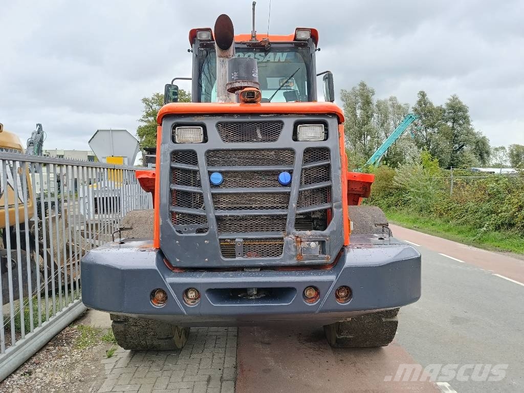 Doosan DL 220 DL200 DL250 DL180 shovel wiellader loader Pale gommate