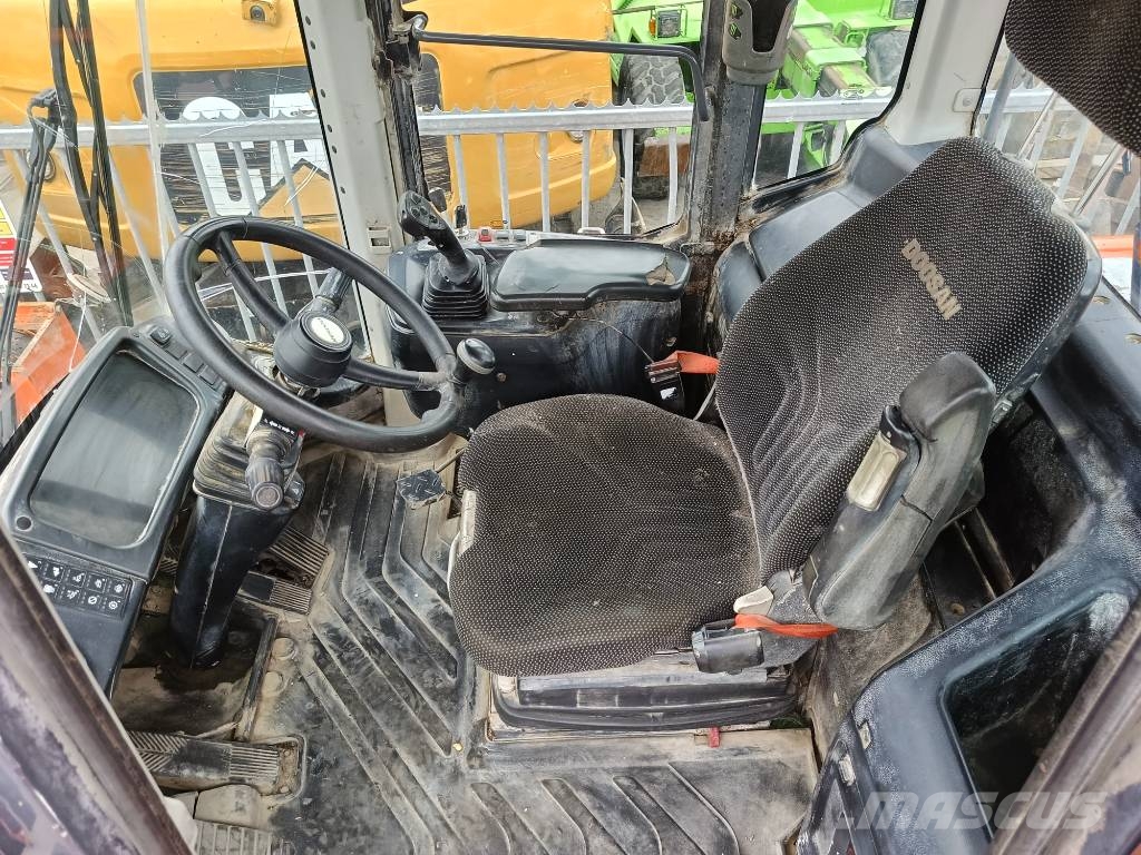 Doosan DL 220 DL200 DL250 DL180 shovel wiellader loader Pale gommate