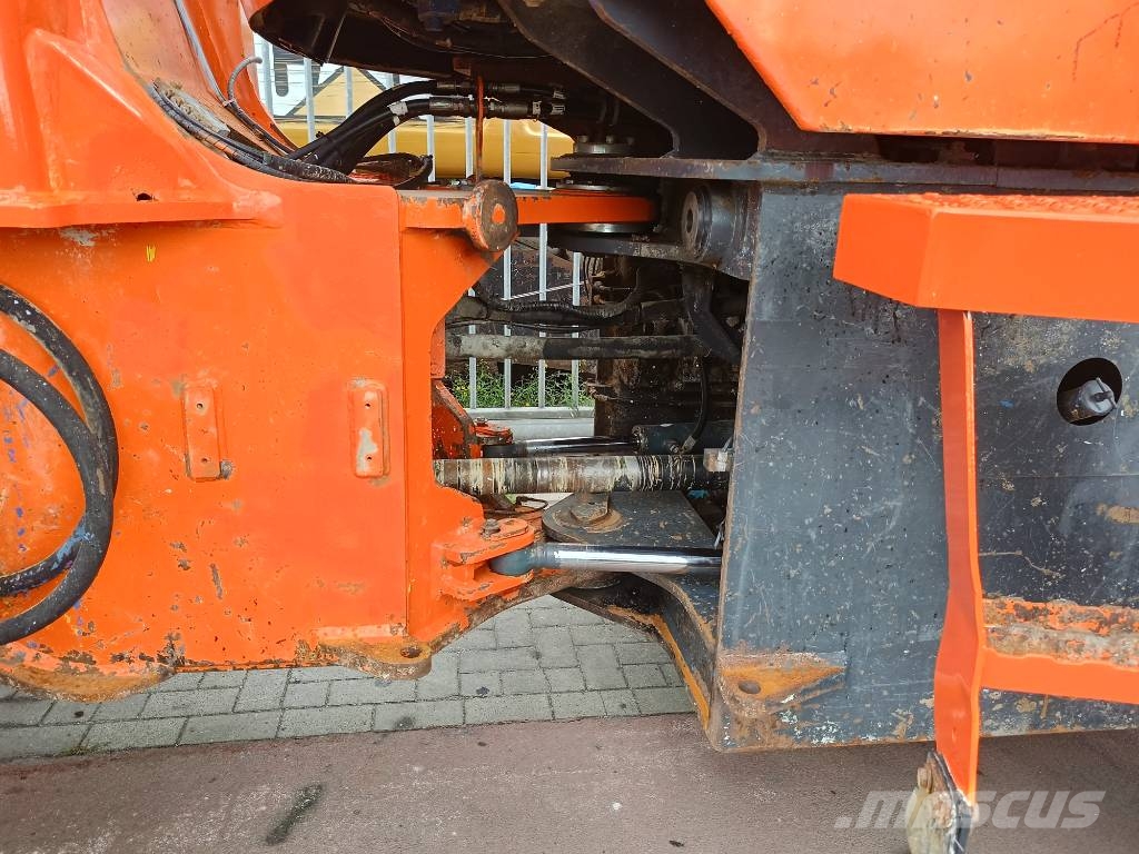 Doosan DL 220 DL200 DL250 DL180 shovel wiellader loader Pale gommate