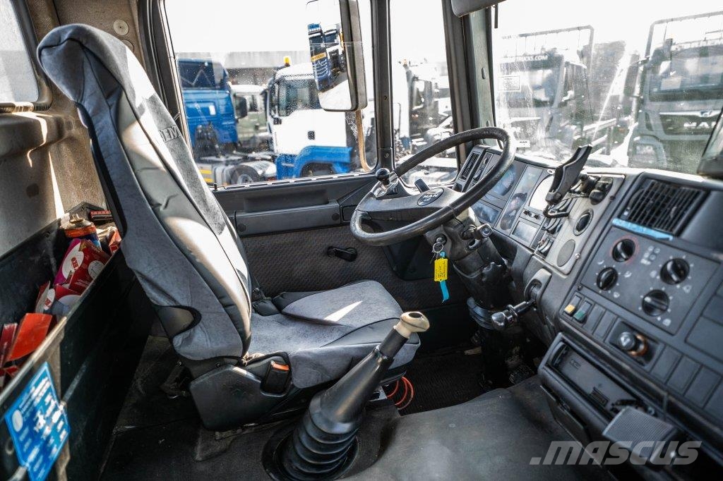 MAN FE 33.414 BB 6x6 Hook lift trucks