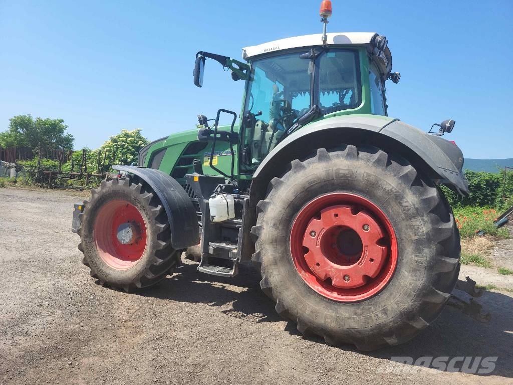 Fendt 828 Vario SCR Profi Tracteur