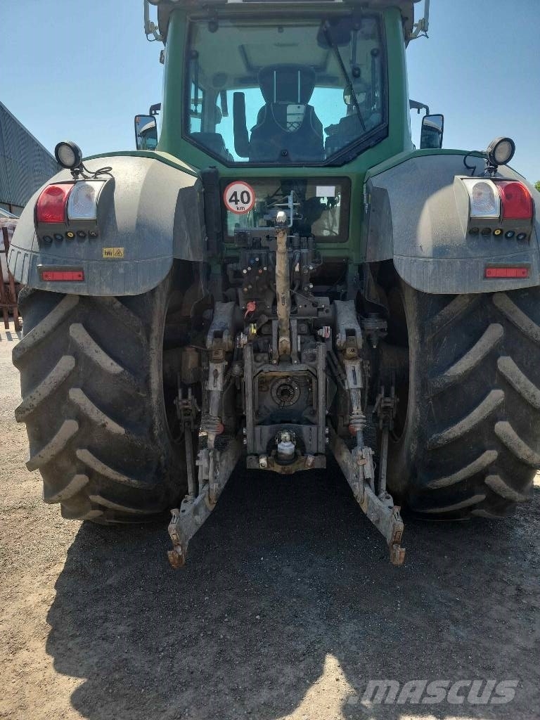 Fendt 828 Vario SCR Profi Tracteur