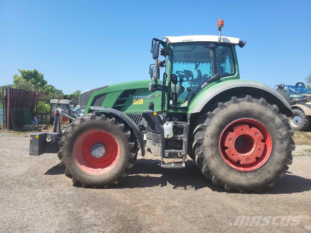 Fendt 828 Vario SCR Profi Tracteur