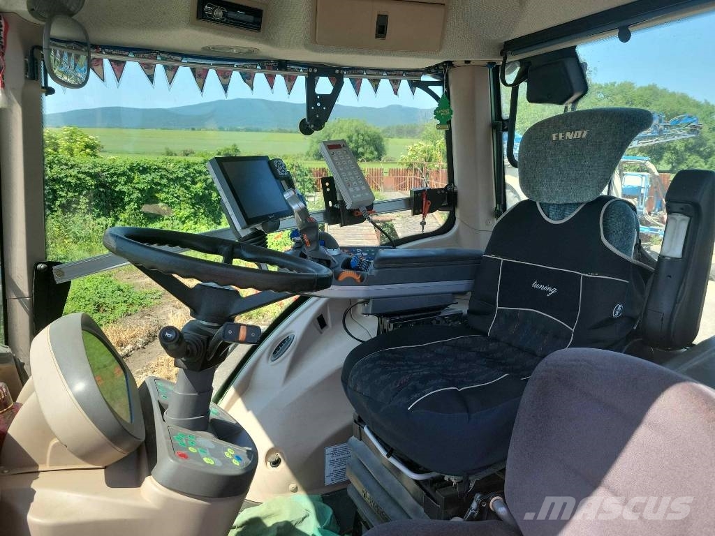 Fendt 828 Vario SCR Profi Tracteur