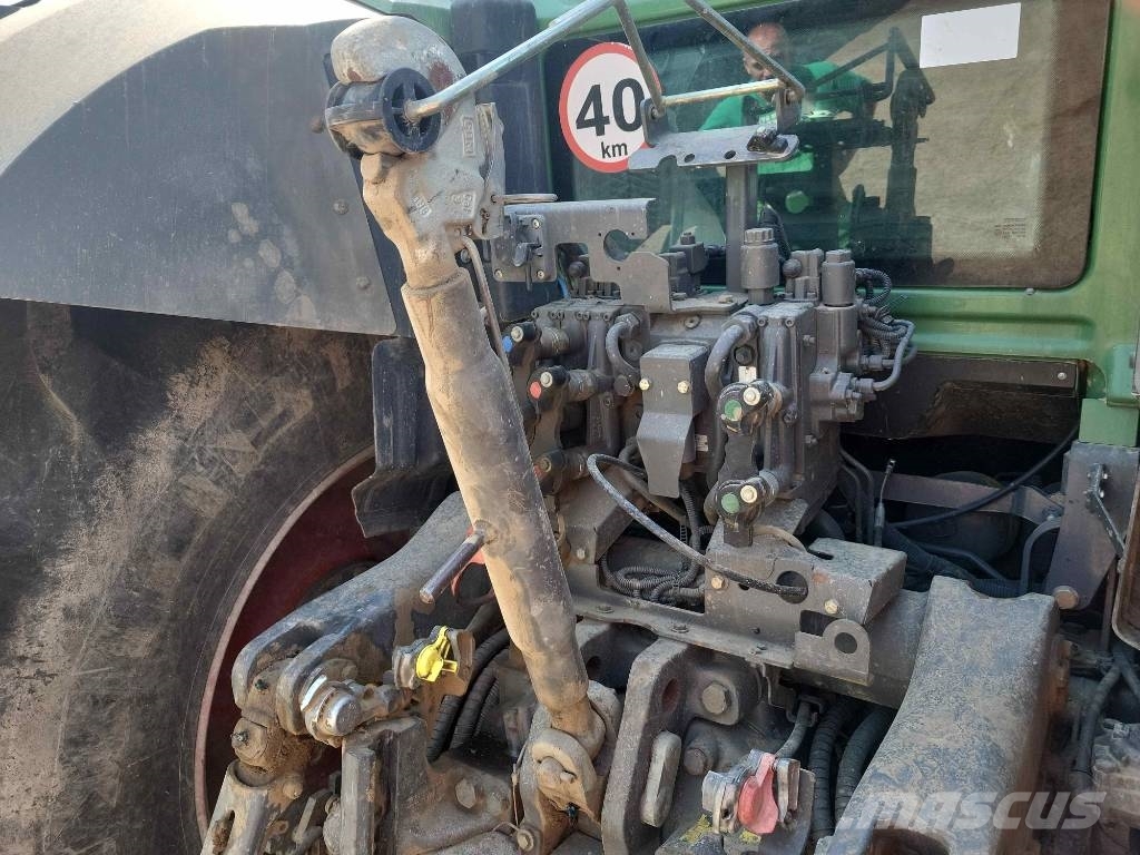 Fendt 828 Vario SCR Profi Tracteur