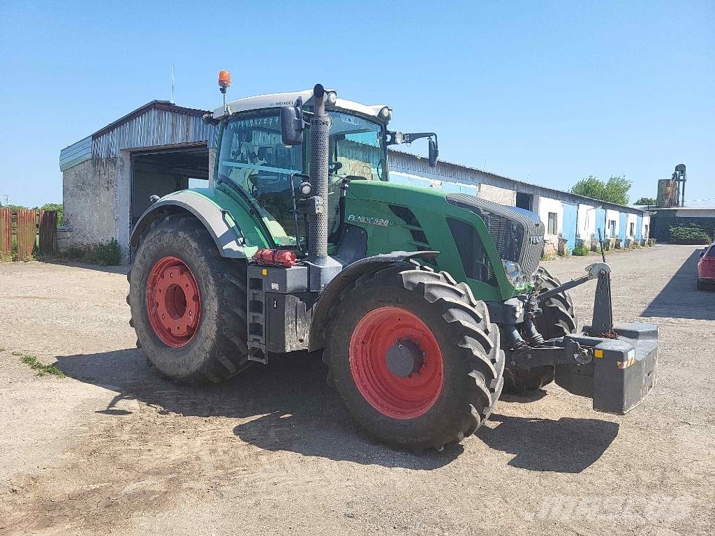 Fendt 828 Vario SCR Profi Tracteur