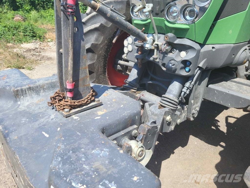 Fendt 828 Vario SCR Profi Tracteur