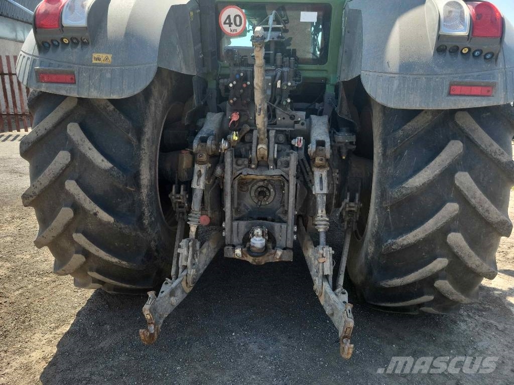 Fendt 828 Vario SCR Profi Tracteur