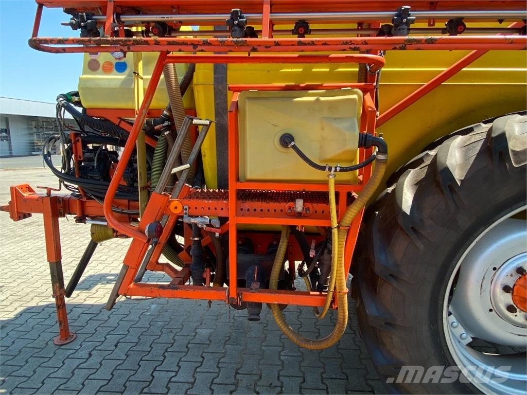 Douven 4000l Vlečne škropilnice